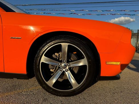 Used 2014 Dodge Challenger R/T image 18