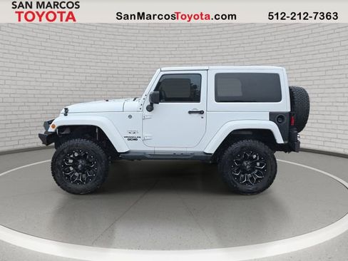 Used 2016 Jeep Wrangler Sahara w/ Connectivity Group image 8