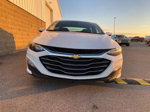 Used 2024 Chevrolet Malibu LT FWD image 3