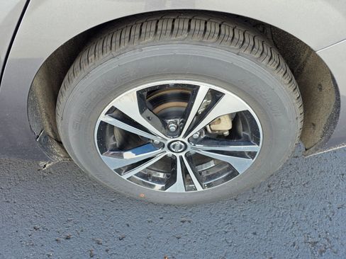 Used 2023 Nissan Sentra SV FWD image 9