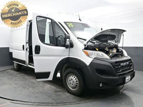 Used 2025 RAM ProMaster 2500 w/ Convenience Group image 40
