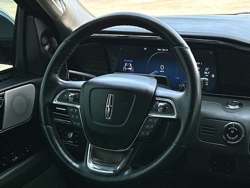 Used 2022 Lincoln Navigator Black Label AWD/4WD image 27
