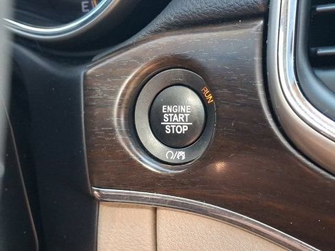Used 2017 Jeep Grand Cherokee Limited AWD/4WD image 28