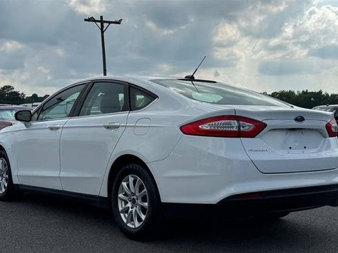 Used 2015 Ford Fusion S FWD image 4