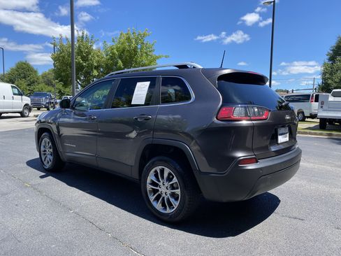 Used 2021 Jeep Cherokee Latitude Plus w/ Sun & Sound Group FWD image 7