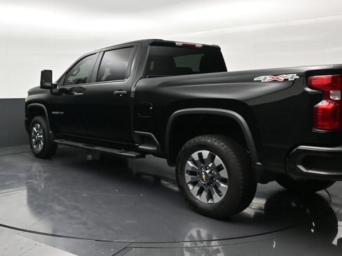 Used 2023 Chevrolet Silverado 2500 Custom w/ Custom Value Package AWD/4WD image 3