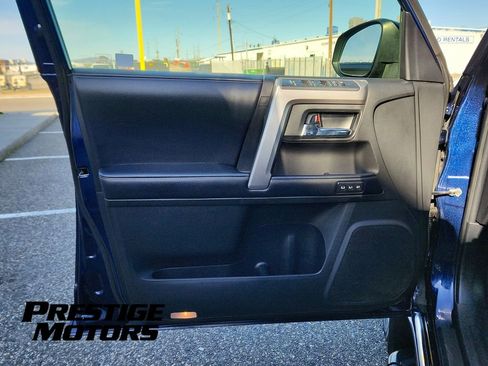 Used 2018 Toyota 4Runner Limited AWD/4WD image 19