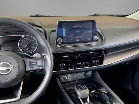 Used 2022 Nissan Rogue SV FWD image 9