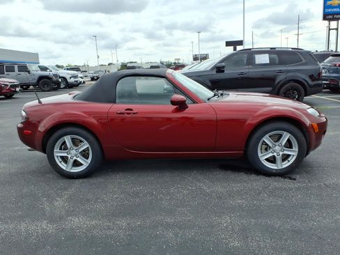 Used 2006 MAZDA MX-5 Miata RWD image 26