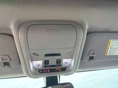 Used 2018 Chevrolet Equinox LT w/ Sun & Infotainment Package FWD image 31