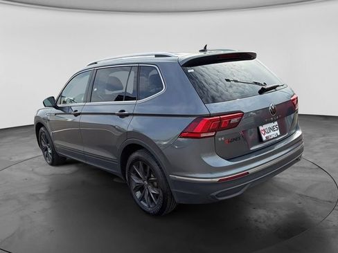 Used 2024 Volkswagen Tiguan SE FWD image 8