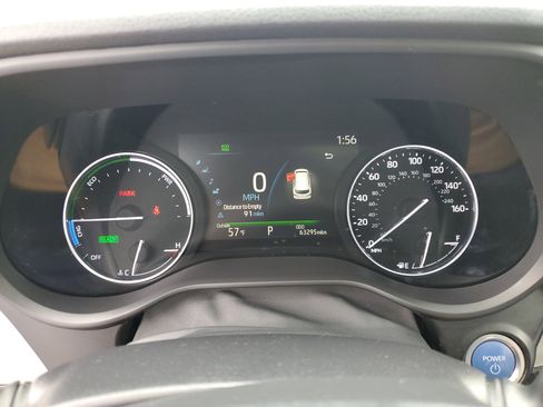 Used 2022 Toyota Sienna Limited image 25