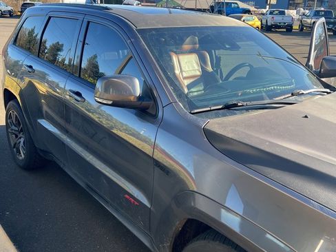 Used 2014 Jeep Grand Cherokee SRT image 2