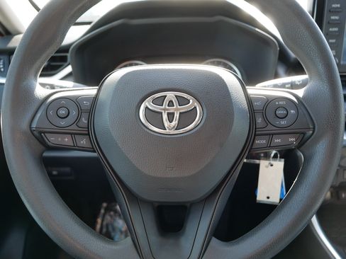 Used 2019 Toyota RAV4 LE w/ Carpet Mat Package AWD/4WD image 25