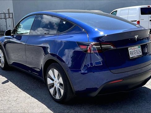 Used 2021 Tesla Model Y Long Range AWD/4WD image 6
