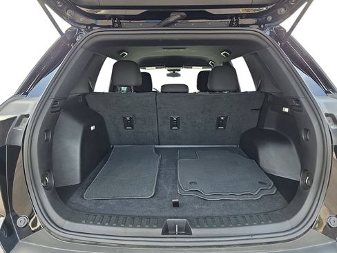 Used 2025 Chevrolet Equinox LT FWD image 29