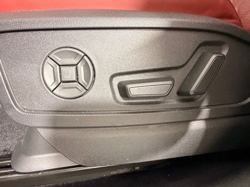 Used 2025 Audi SQ5 Prestige w/ Prestige Package AWD/4WD image 14