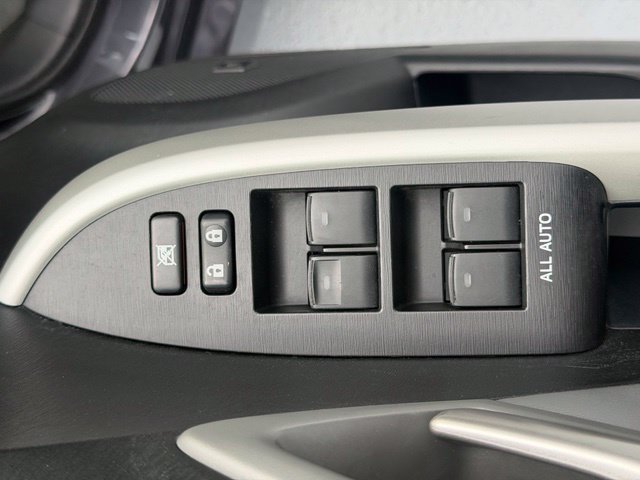 Used 2012 Toyota Prius Four w/ Deluxe Solar Roof Pkg FWD image 18
