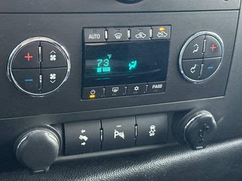 Used 2013 Chevrolet Silverado 2500 LT w/ Interior Plus Package image 19