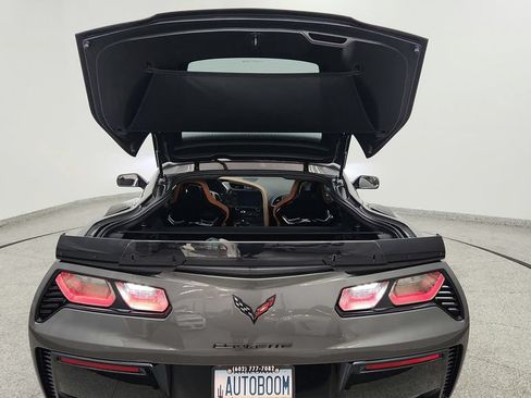 Used 2015 Chevrolet Corvette Z06 w/ 3LZ Preferred Equipment Group RWD image 28