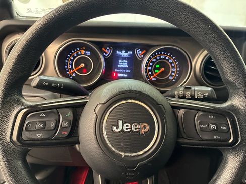 Used 2018 Jeep Wrangler Sport AWD/4WD image 11