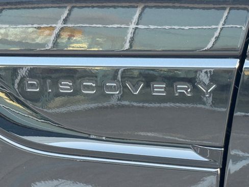 Used 2024 Land Rover Discovery Dynamic SE image 7
