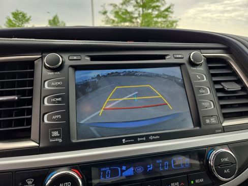 Used 2019 Toyota Highlander Limited AWD/4WD image 30