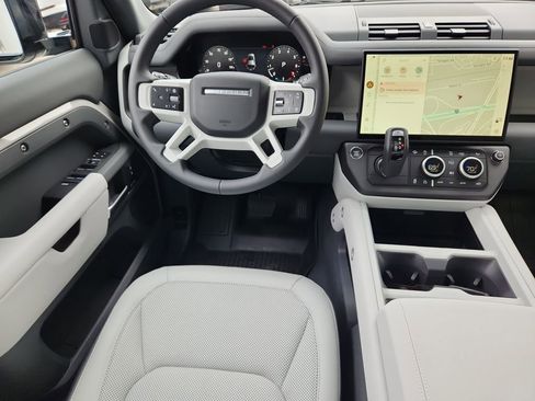 New 2026 Land Rover Defender 110 S AWD/4WD image 4