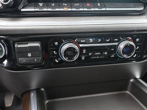 Used 2024 Chevrolet Silverado 2500 High Country w/ High Country Premium Package image 29