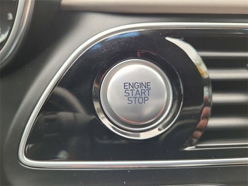 Used 2022 Genesis G70 3.3T image 24