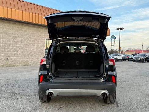 Used 2021 Ford Escape SE image 34
