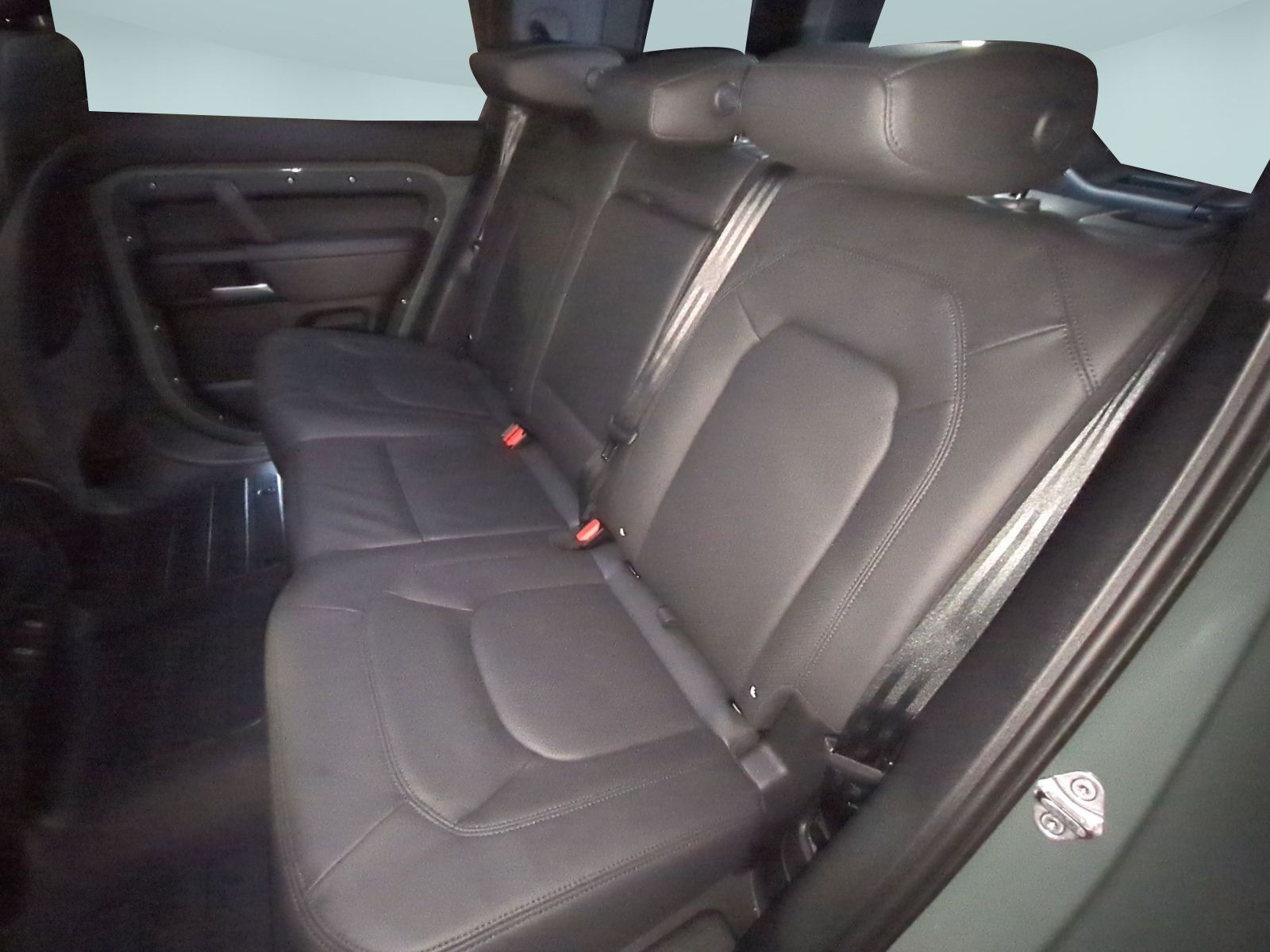 New 2026 Land Rover Defender 110 Trophy Edition AWD/4WD image 25