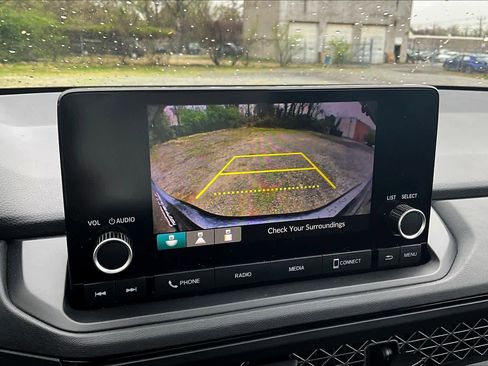 Used 2025 Honda Accord LX image 39