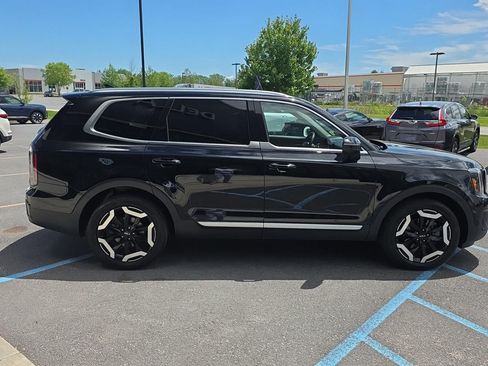 Certified 2023 Kia Telluride EX w/ EX Captain's Chair Package AWD/4WD image 10
