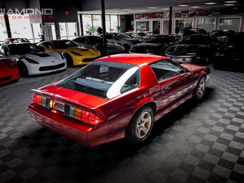 Used 1989 Chevrolet Camaro IROC-Z RWD image 60