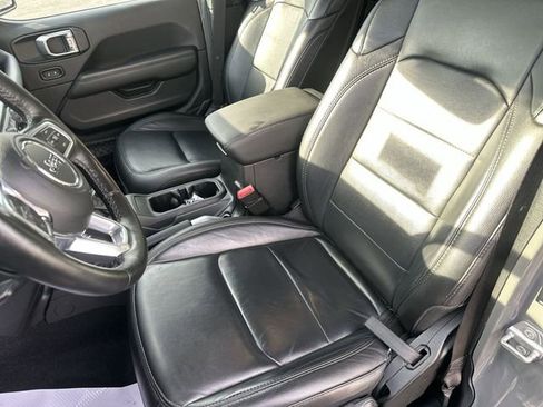 Used 2021 Jeep Wrangler Unlimited Sahara image 15