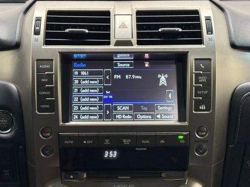 Used 2016 Lexus GX 460 image 24