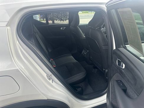 Used 2025 Volvo XC40 B5 Plus AWD/4WD image 15