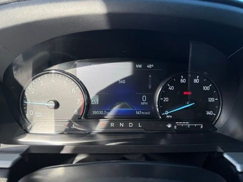 Used 2022 Ford Explorer XLT w/ Equipment Group 202A image 10