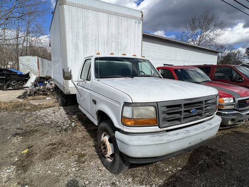 Used 1995 Ford F450 2WD Regular Cab Super Duty image 2