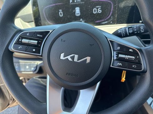 Used 2024 Kia Seltos LX AWD/4WD image 5