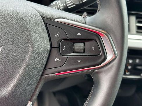 Used 2025 Chevrolet Trax LT w/ LT Convenience Package FWD image 18