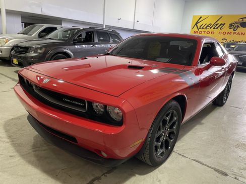 Used 2009 Dodge Challenger R/T image 4