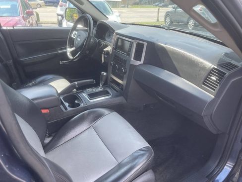 Used 2010 Jeep Grand Cherokee Laredo AWD/4WD image 23