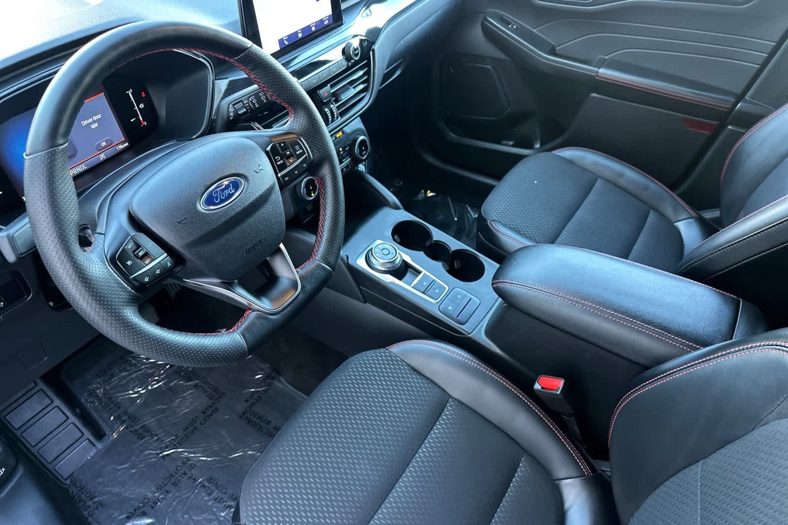 Certified 2025 Ford Escape ST-Line Select AWD/4WD image 11
