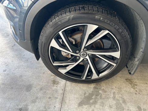 Used 2022 Volvo XC40 T5 R-Design w/ Advanced Package image 14