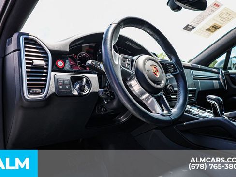 Used 2023 Porsche Cayenne Platinum Edition image 31