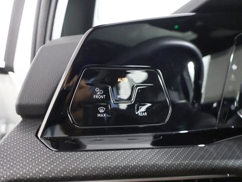 Used 2024 Volkswagen Golf R AWD/4WD image 44