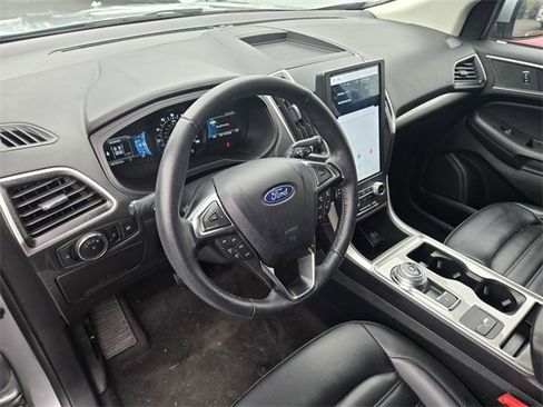 Used 2024 Ford Edge SEL image 11