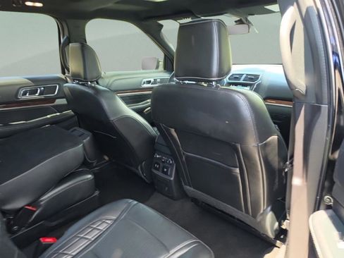 Used 2018 Ford Explorer Platinum AWD/4WD image 26